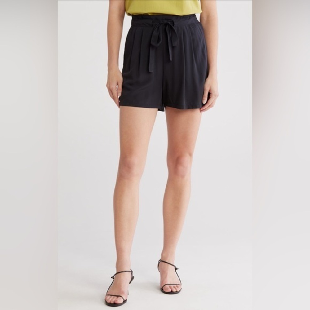 NWTโฆDR2 Daniel Rainn Tie Front Shorts